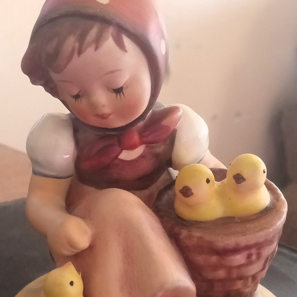 Hummel Goebel Chick Girl Figurine Girl with Chicks TM5 Number 57/0